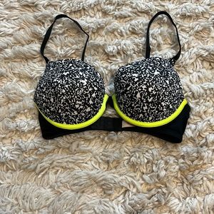 Pink by Victoria’s Secret wear everywhere bra